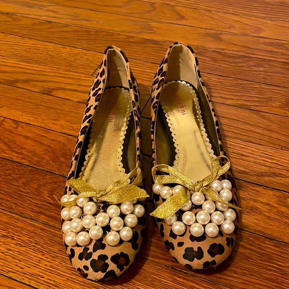 Leopard print ballerina flats with pearl and ribbon detail. Size 38.5 (7.5) EUC - Picture 2 of 4